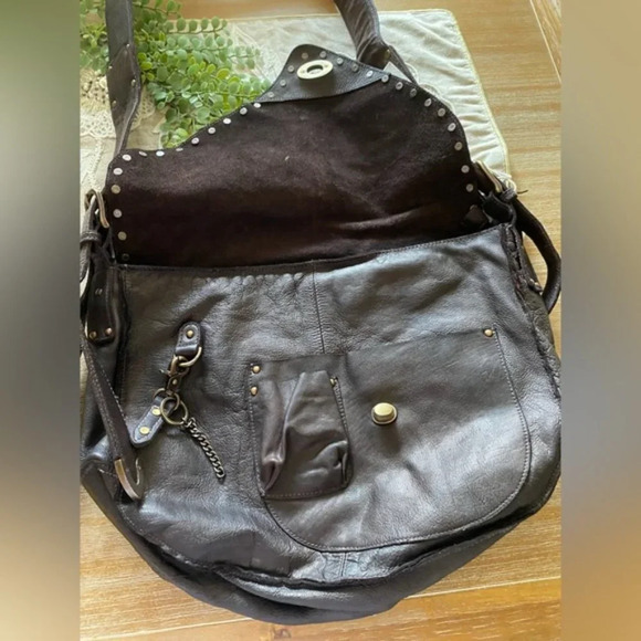 Free People Demi Distressed Messenger Bag in Dark Brown NWT $178 - Picture 4 of 7